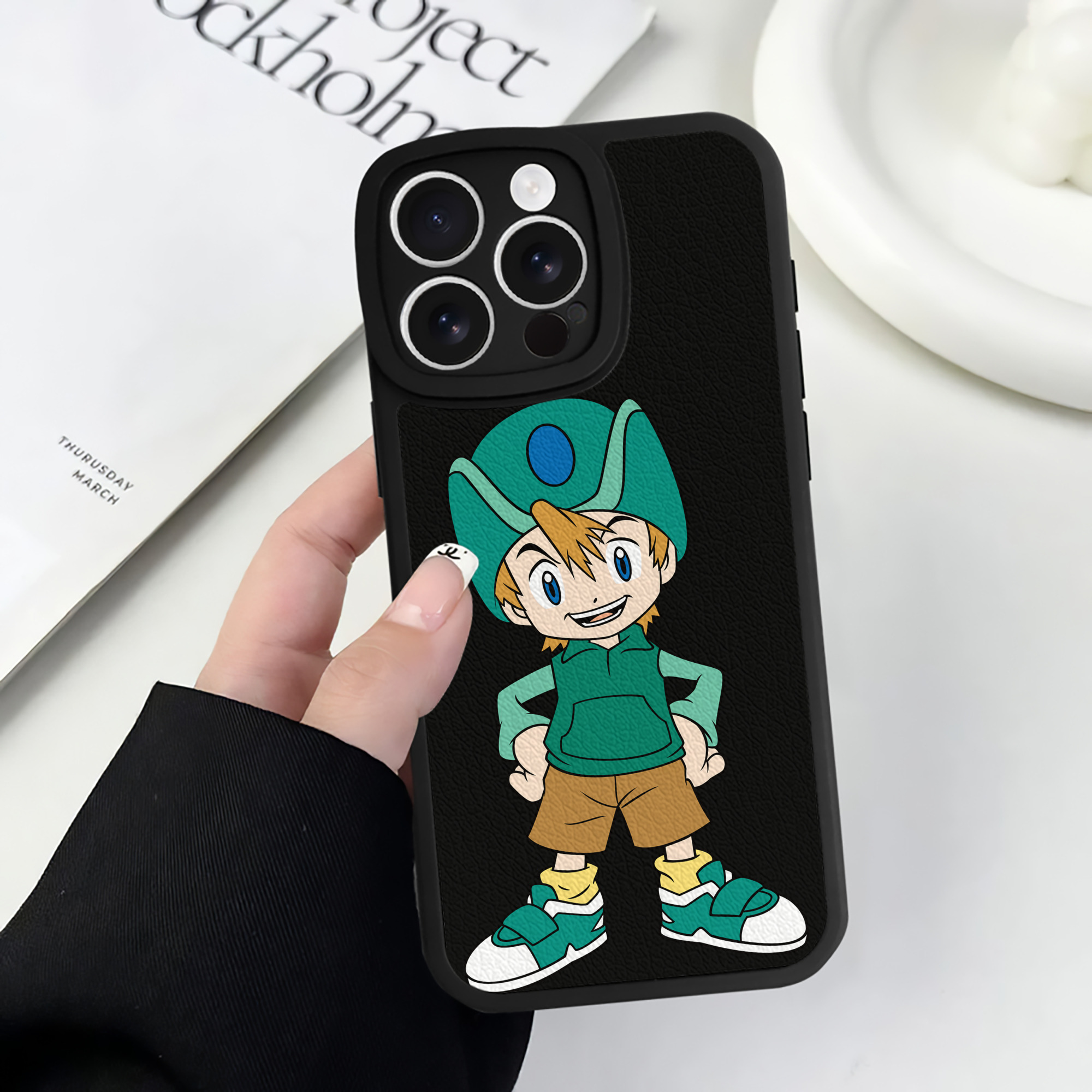 （画像用） Digimon デジタルモンスター/デジモン 【iPhone 16シリーズ対応】シリコンスマホケース（レザー調） 材質：シリコン